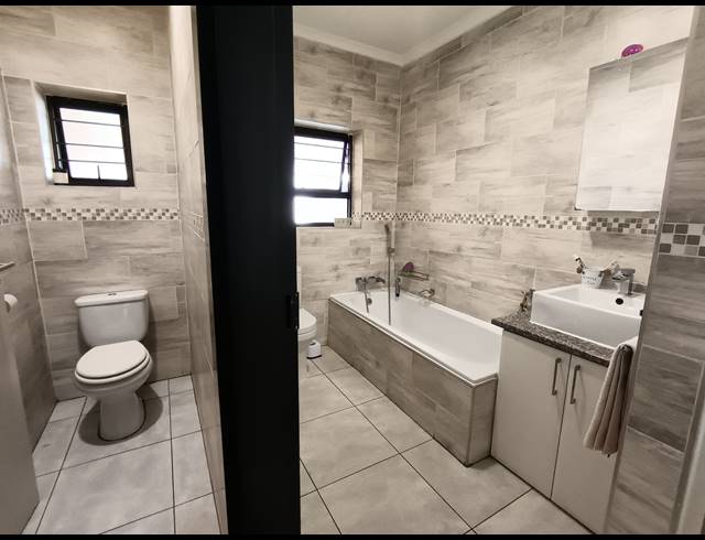 3 BEDROOM HOUSE FOR SALE IN SOUTH CREST